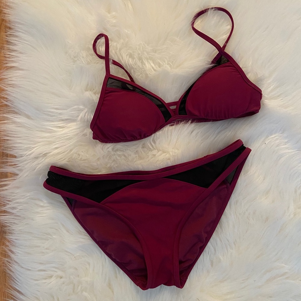🌹Gianni Bini maroon and black mesh bikini